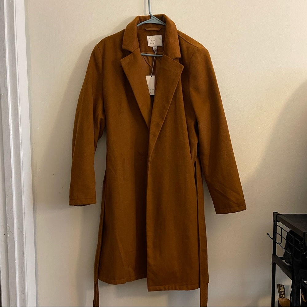 Universal Thread Women’s XXL Belted Tan Overcoat